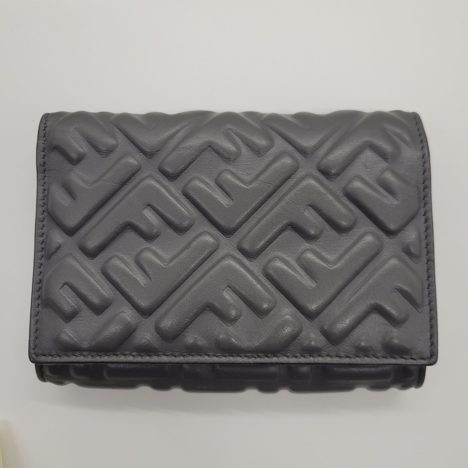 FENDI フェンディ 二つ折り財布 コンパクトウォレット グレー ゴールド