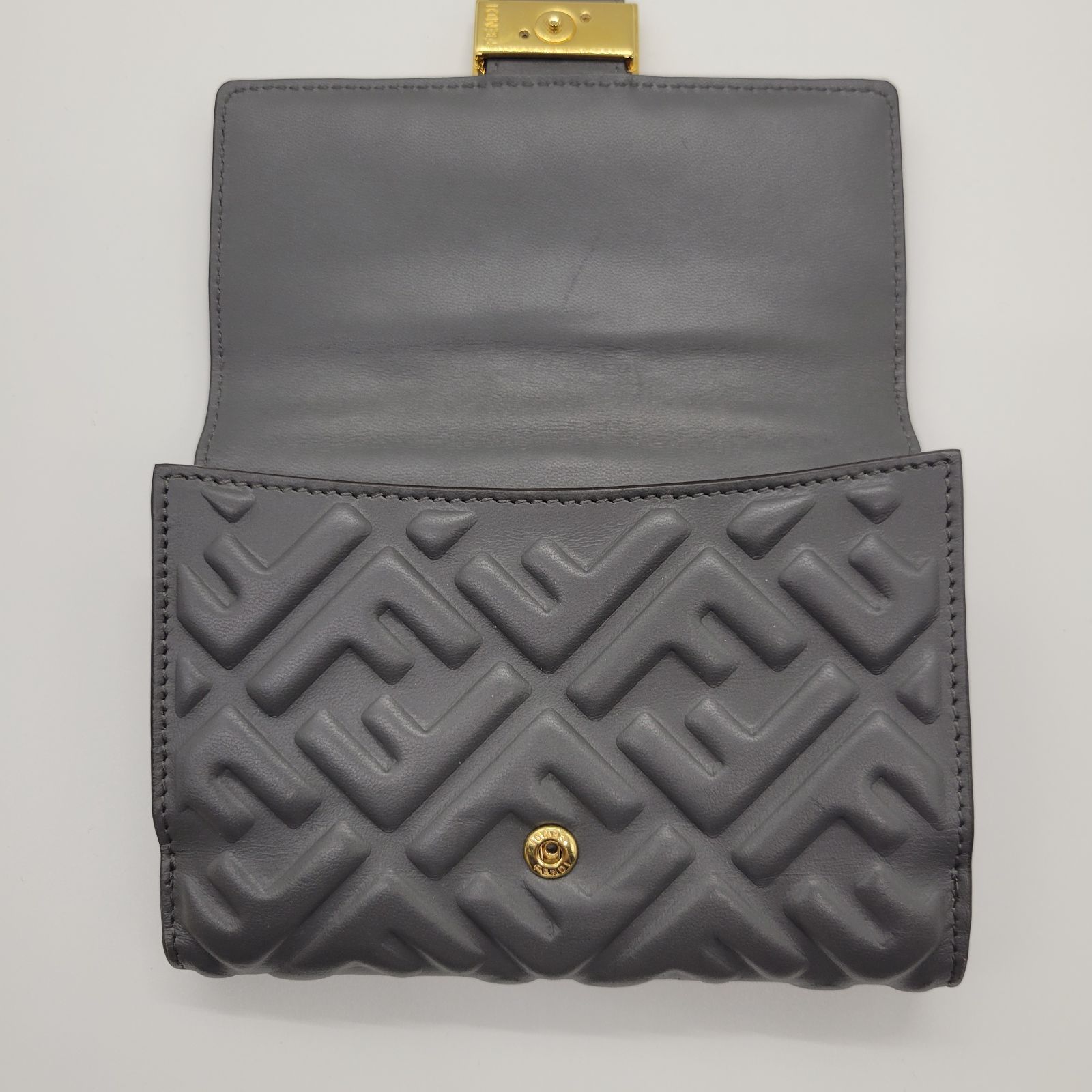 FENDI フェンディ 二つ折り財布 コンパクトウォレット グレー ゴールド