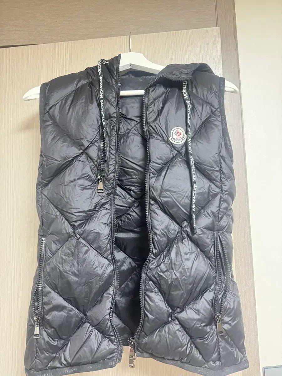 モンクレール ブラック ダウン ベスト サイズ1