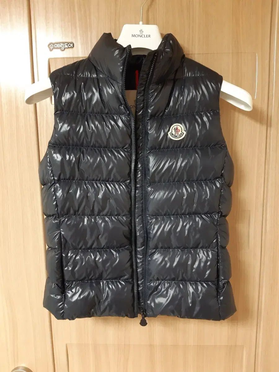 MONCLER ダウンベスト