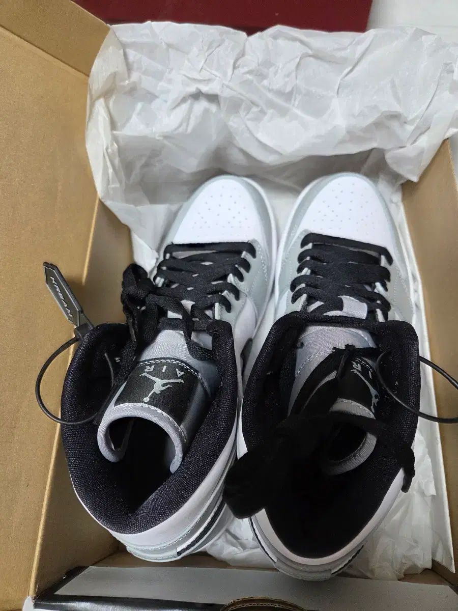 270 ジョーダン1 ミッド スモークグレー