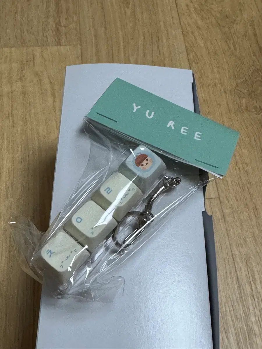 ユ ガラス キーキャップ キーホルダー