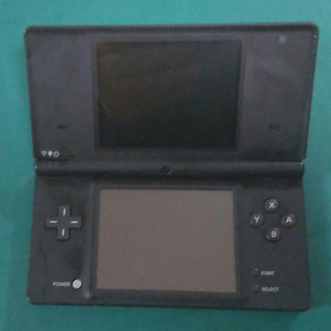 G19【・美品】 NINTENDO ニンテントー DSI Black 最新 外箱付 完品