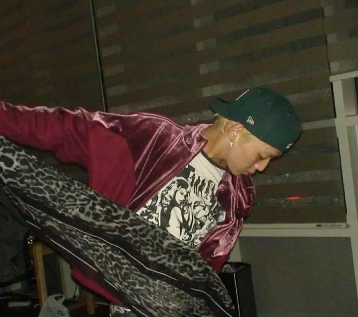 ヤン・ホンウォン(YANG HONGWON) アディダス ベロア ファイヤーバード フードジップアップ