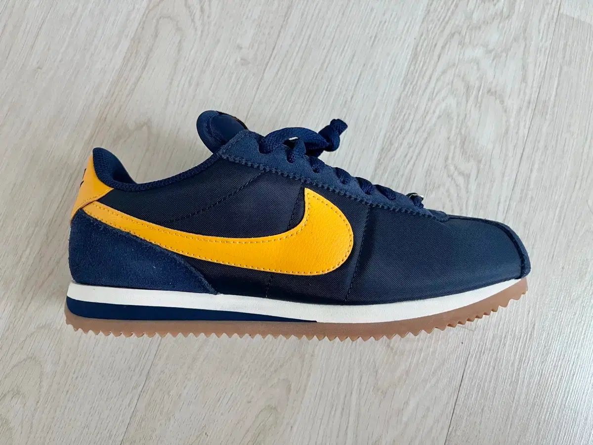 ナイキ コルテッツ 텍스타일 新 37 5 US 240