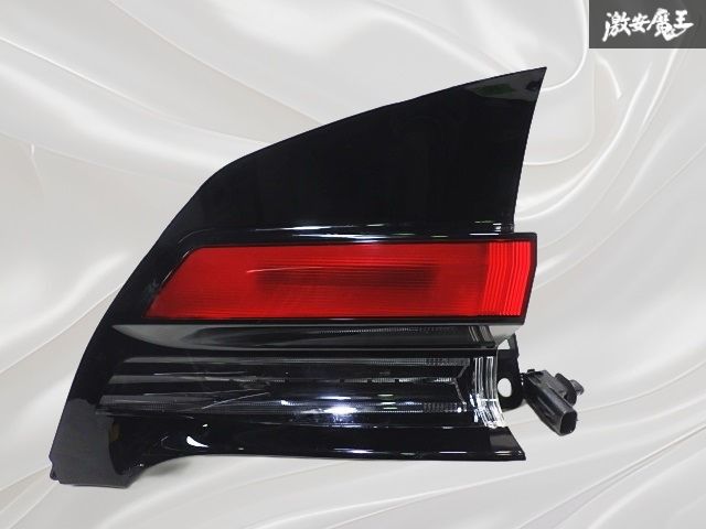 プリウス 左テールランプ トヨタ 60プリウス 左テールランプ MXWH60 R5