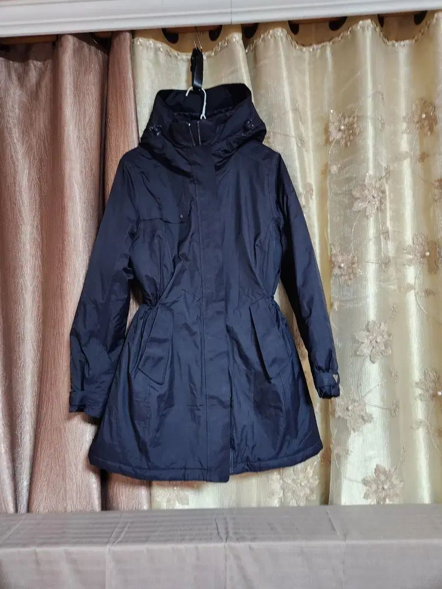 ボルビックフッド ブラック レディース ダウンコート