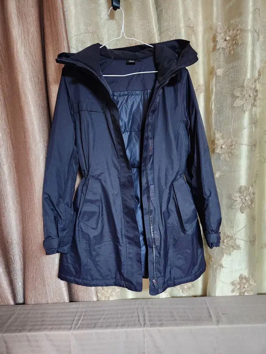 ボルビックフッド ブラック レディース ダウンコート