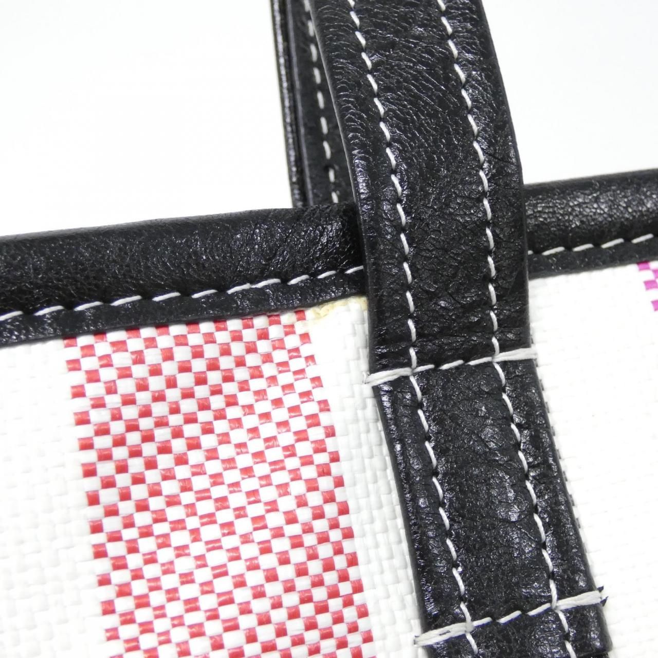 バレンシアガ バルベス スモール イースト ウェスト 671404 2107S