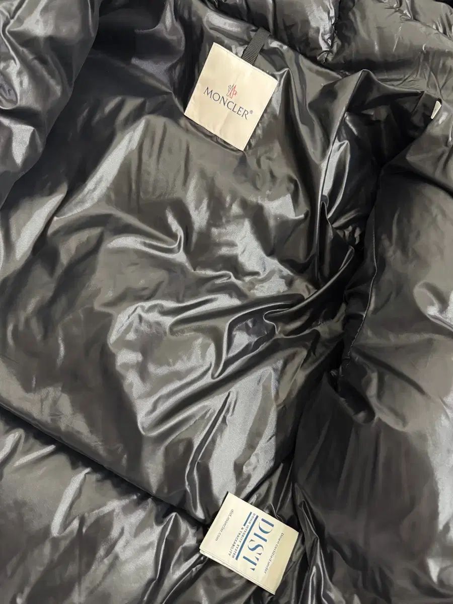 ほぼ新品 MONCLER モンクレール 3サイズ ブラック - メルカリ