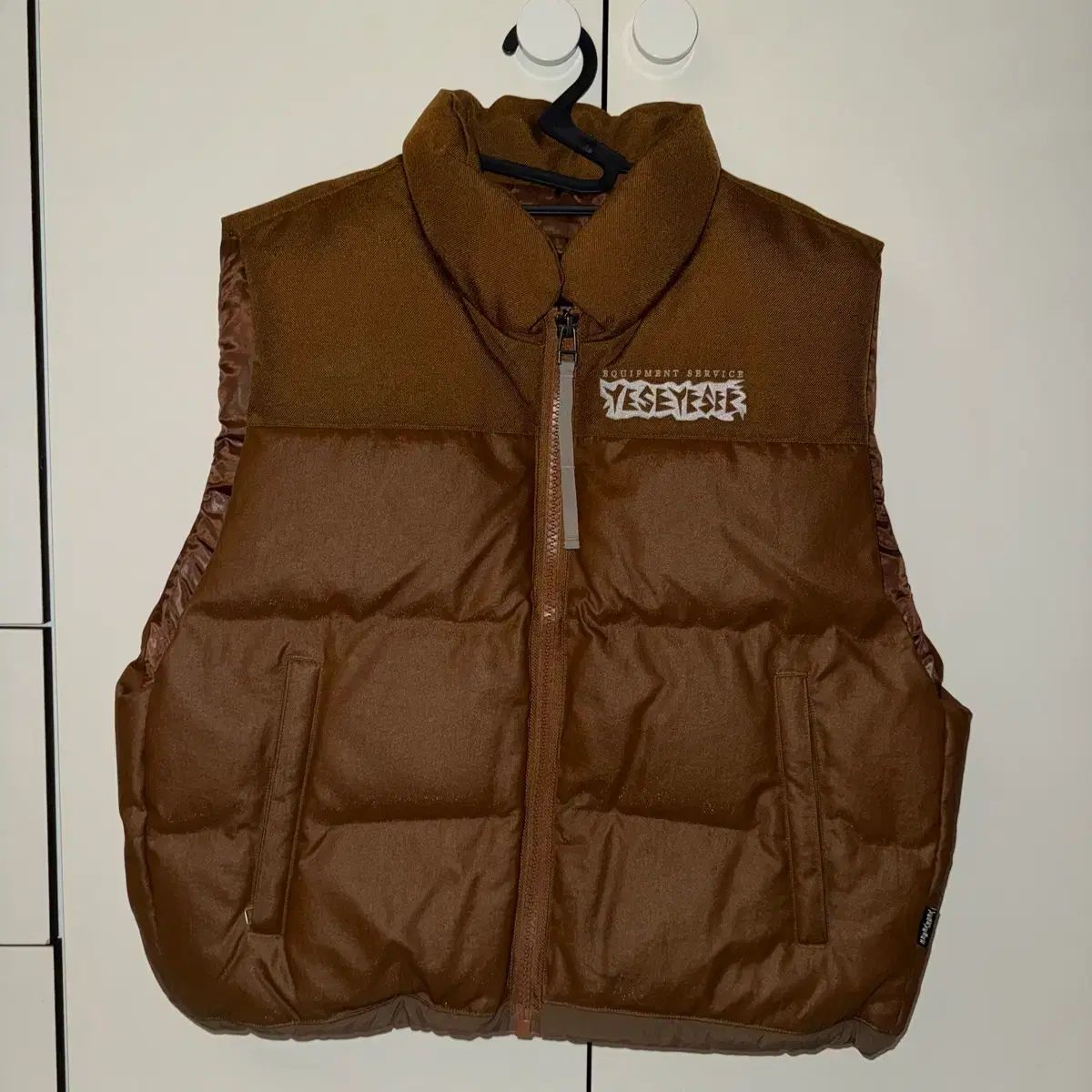 YESEYESEE イェスアイシー ダウン ベスト ブラウン S