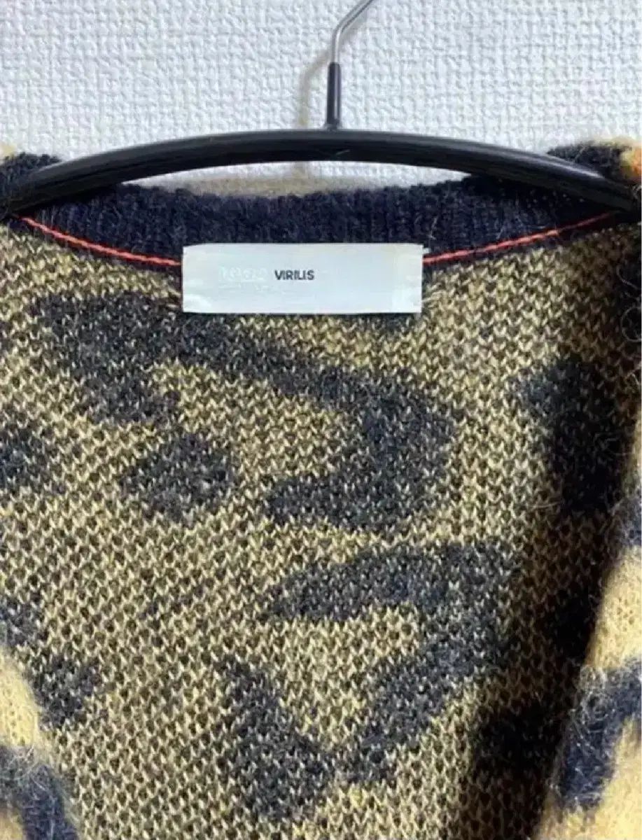 菅田将暉着用 TOGA(トーガ) ビリリース レオパード カーディガン 46