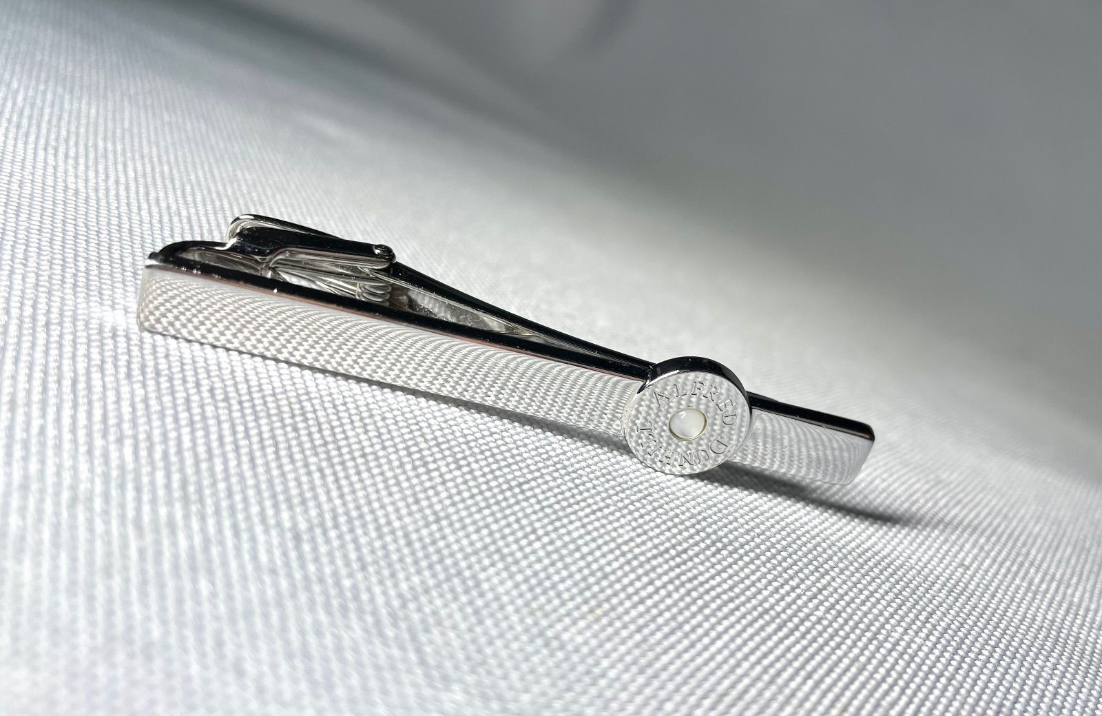 Alfred Dunhill アルフレッドダンヒル ロゴ文字 ホワイトストーン装飾