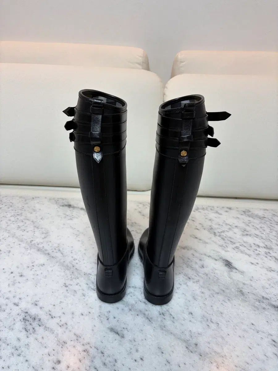 バーバリー レインブーツ メイド IN イタリア 37 240 サイズ