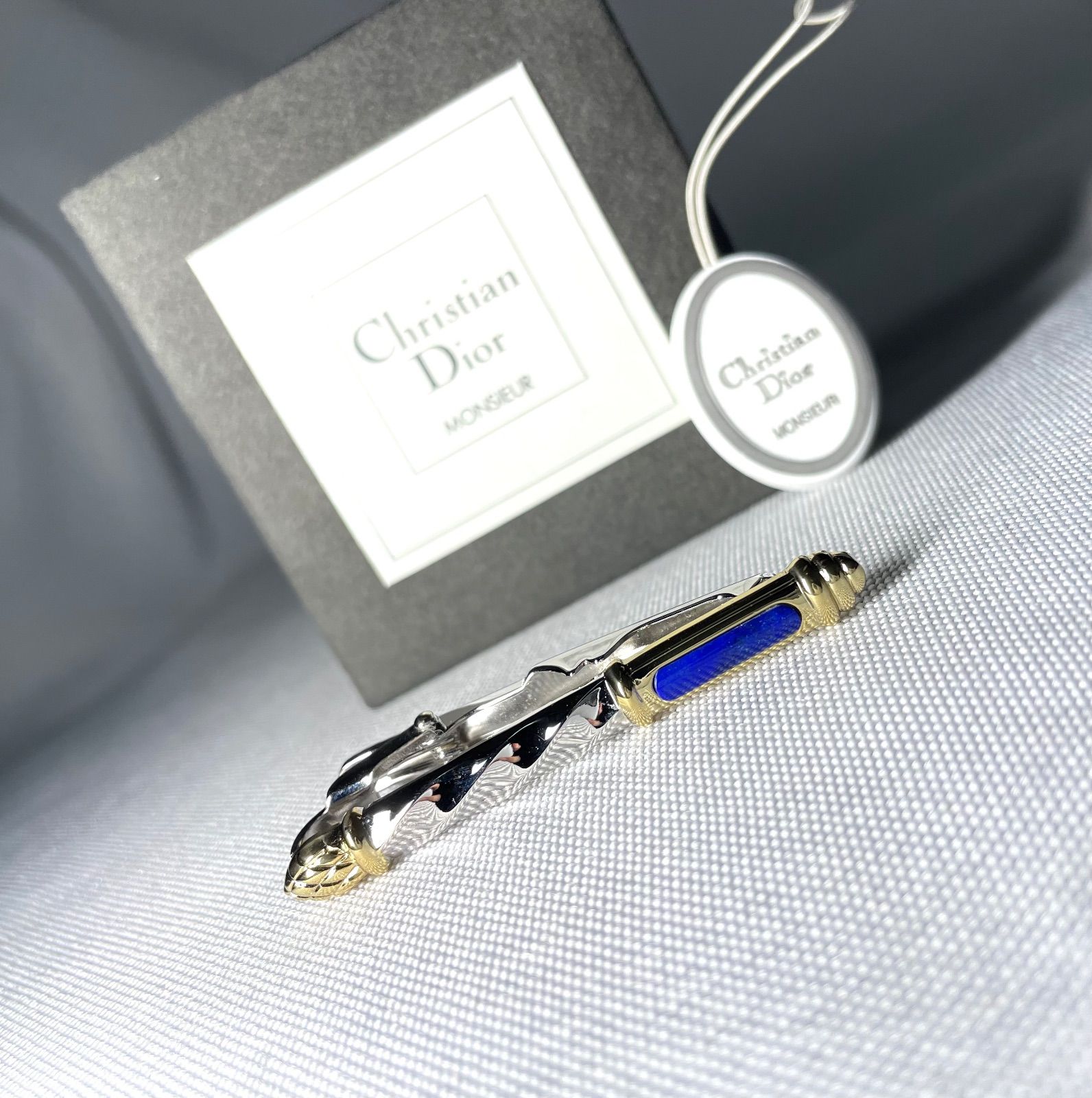 ラグジュアリーネクタイピン