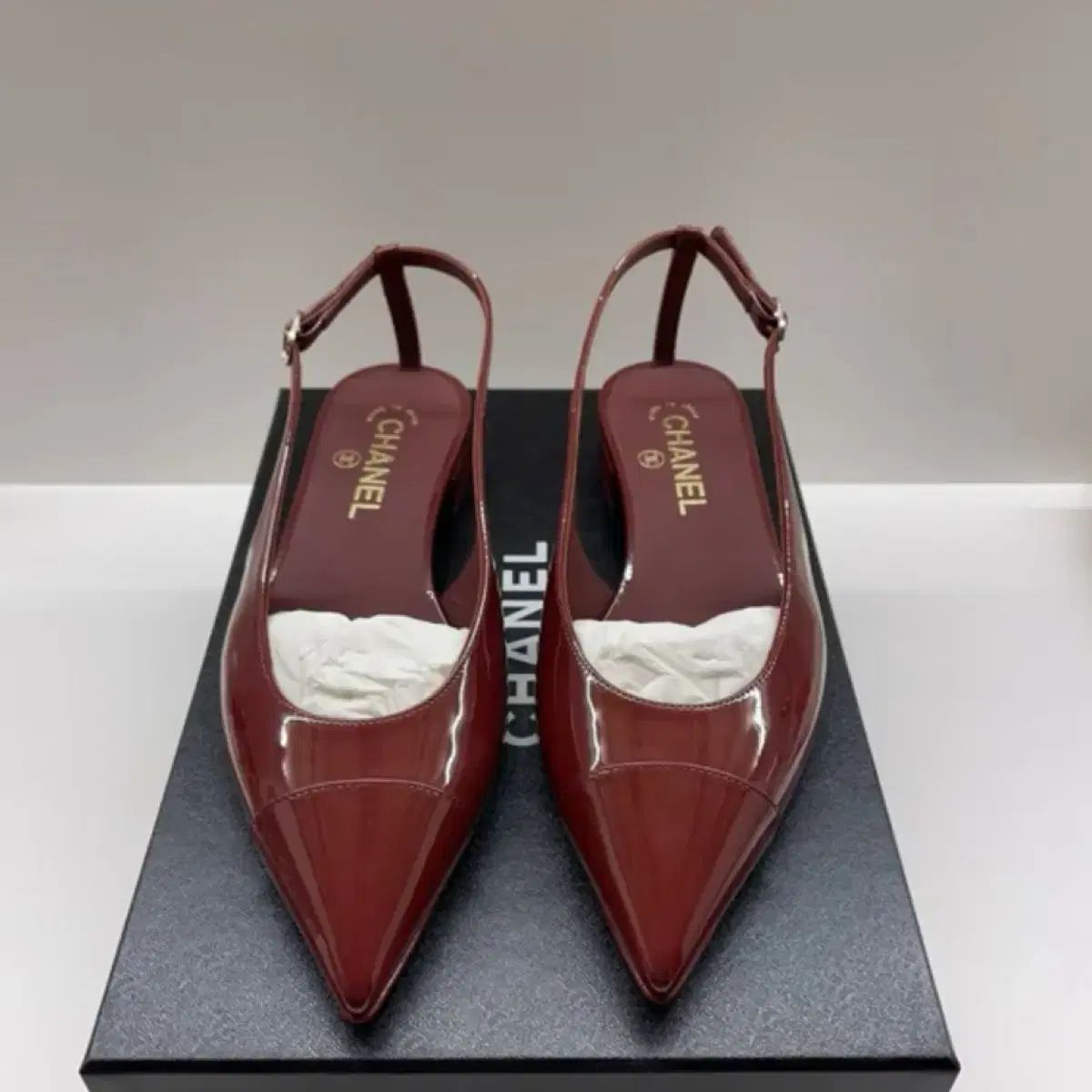 CHANEL バックスリングフラットシューズ　37.5 シャネル バーガンディ スリングバック フラット シューズ 37 5 - メルカリ