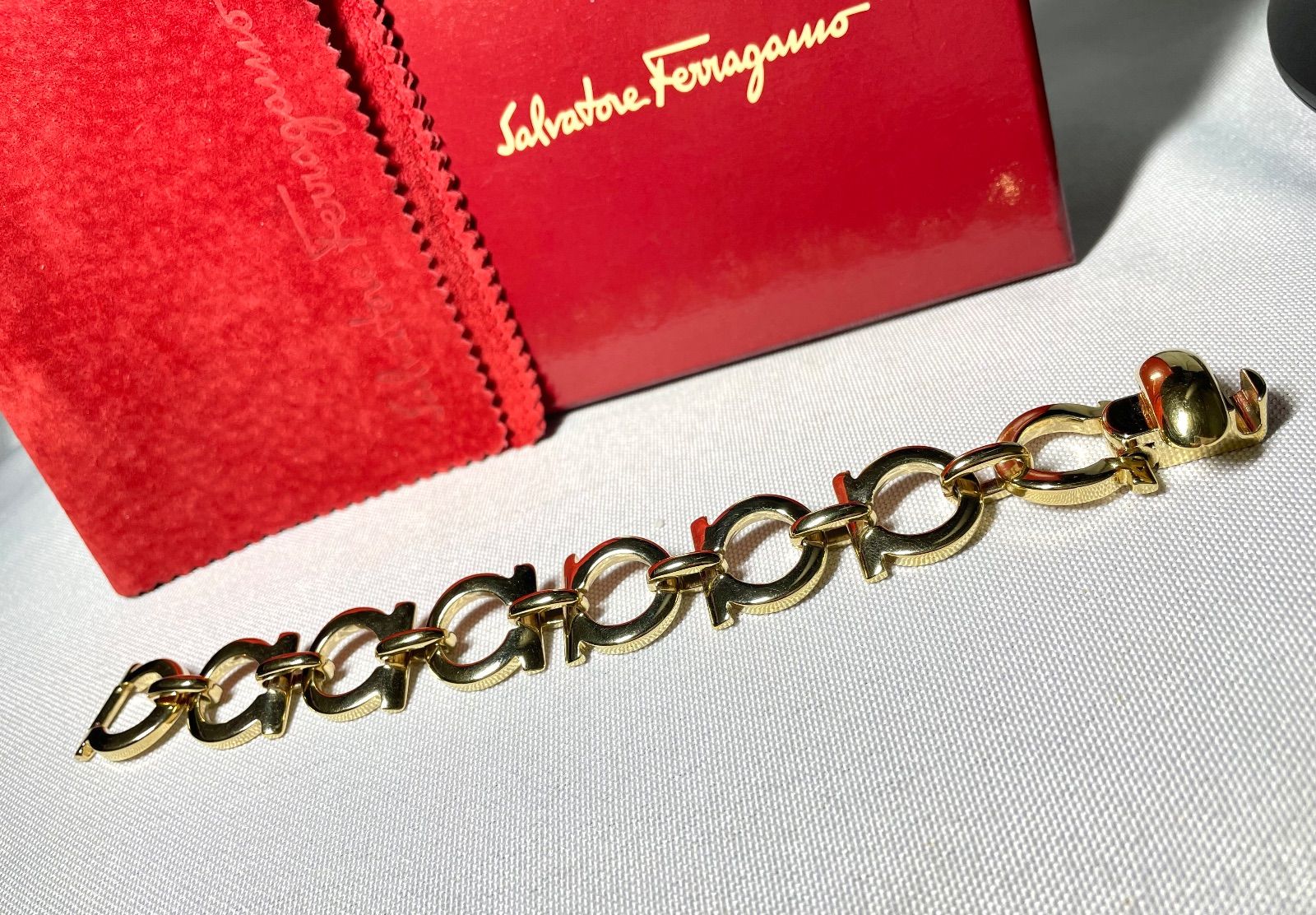 Salvatore Ferragamo サルヴァトーレフェラガモ 立体ガンチーニ
