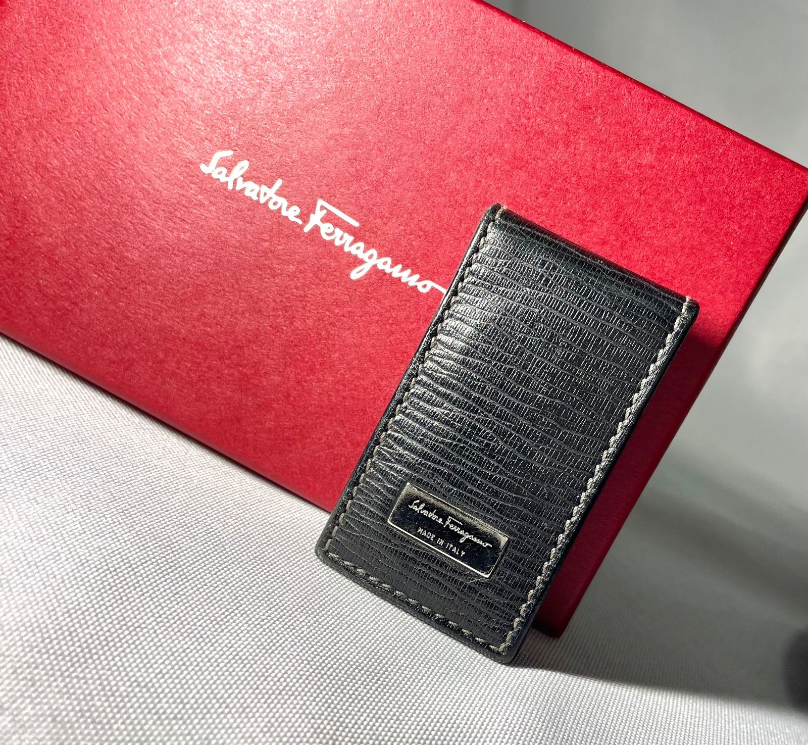 Salvatore Ferragamo サルヴァトーレフェラガモ ブランドロゴプレート