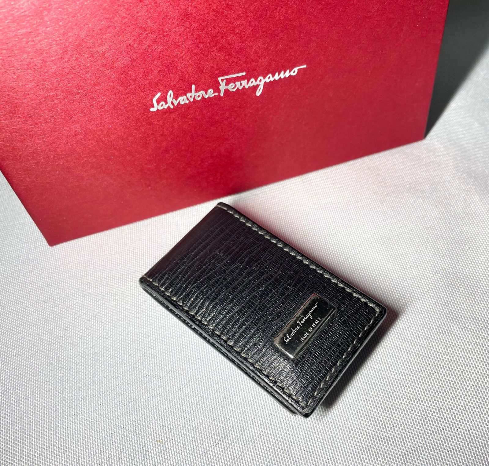 Salvatore Ferragamo サルヴァトーレフェラガモ ブランドロゴプレート