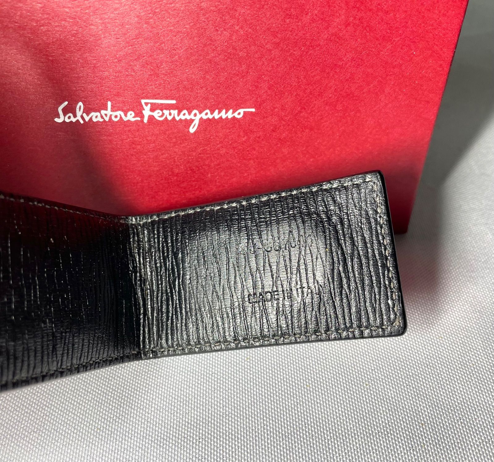 Salvatore Ferragamo サルヴァトーレフェラガモ ブランドロゴプレート