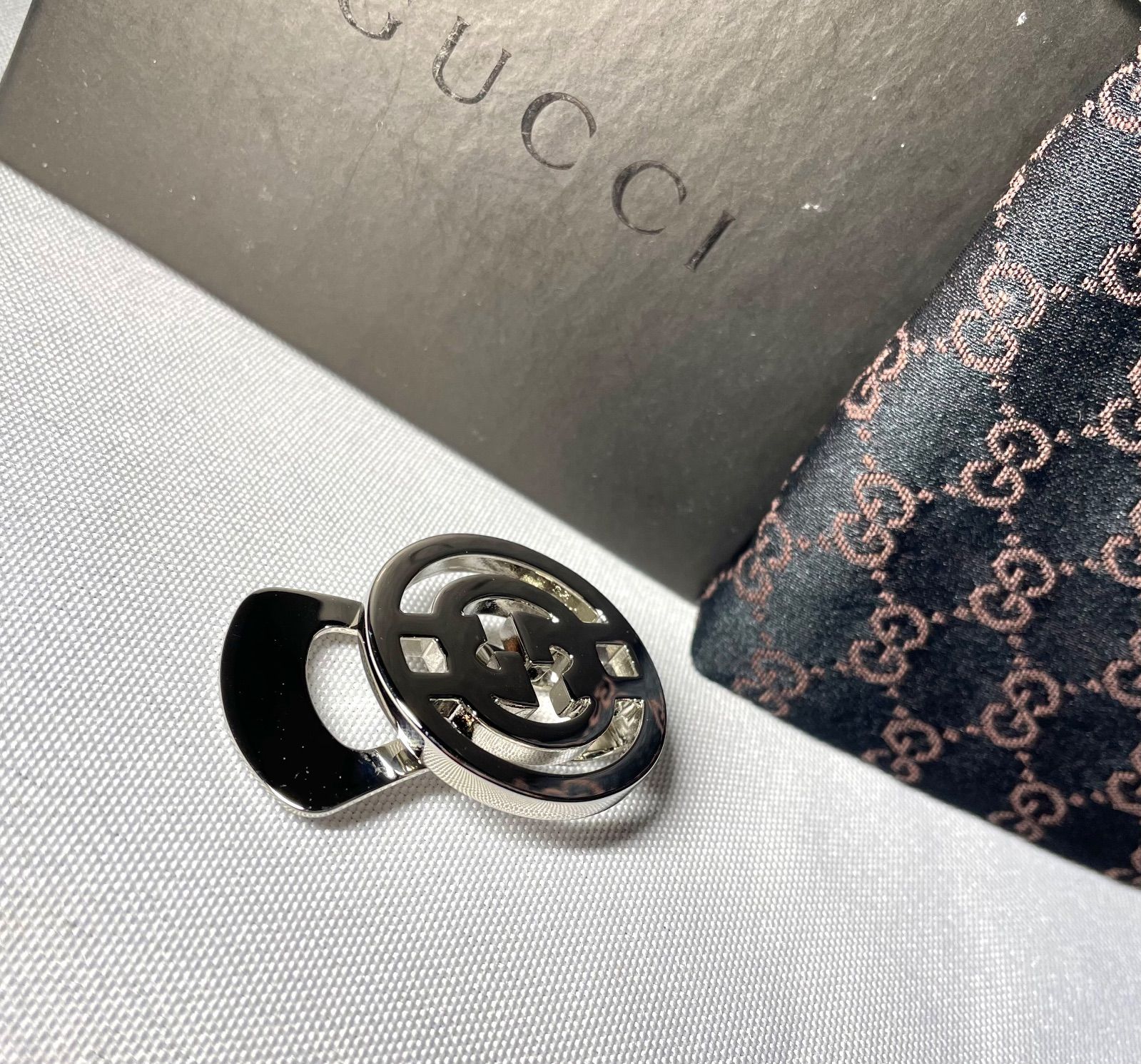 美品 GUCCI グッチ インターロッキングG GGロゴ 鏡面シルバー