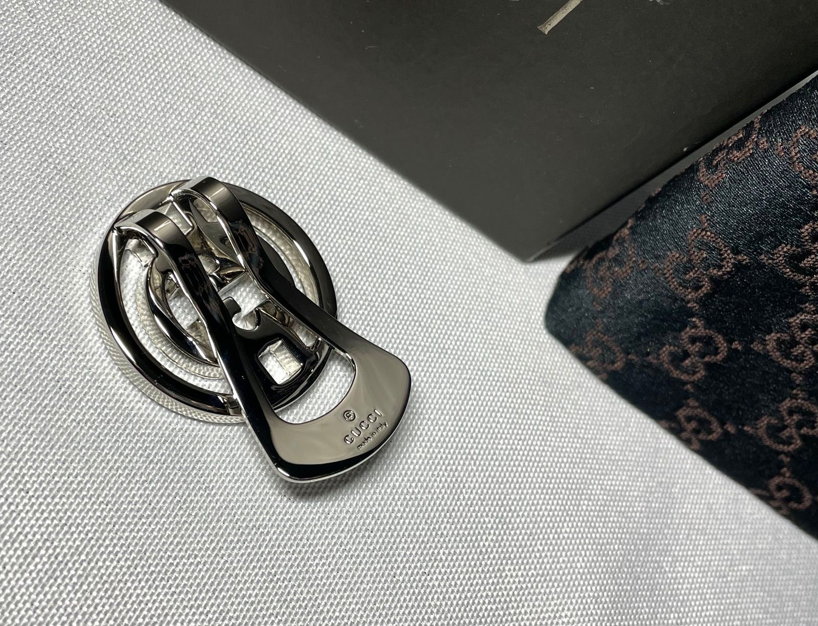美品 GUCCI グッチ インターロッキングG GGロゴ 鏡面シルバー