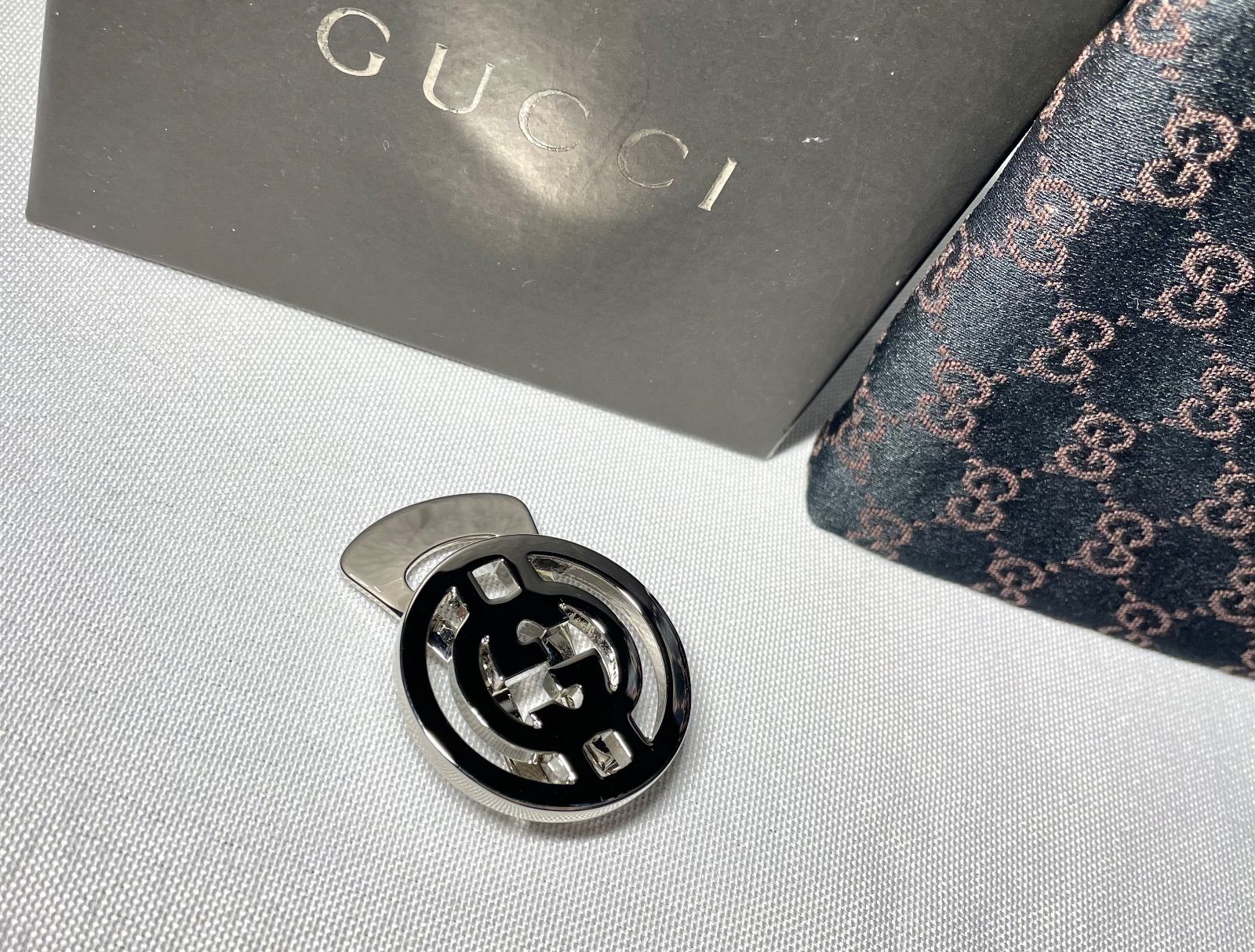 美品 GUCCI グッチ インターロッキングG GGロゴ 鏡面シルバー