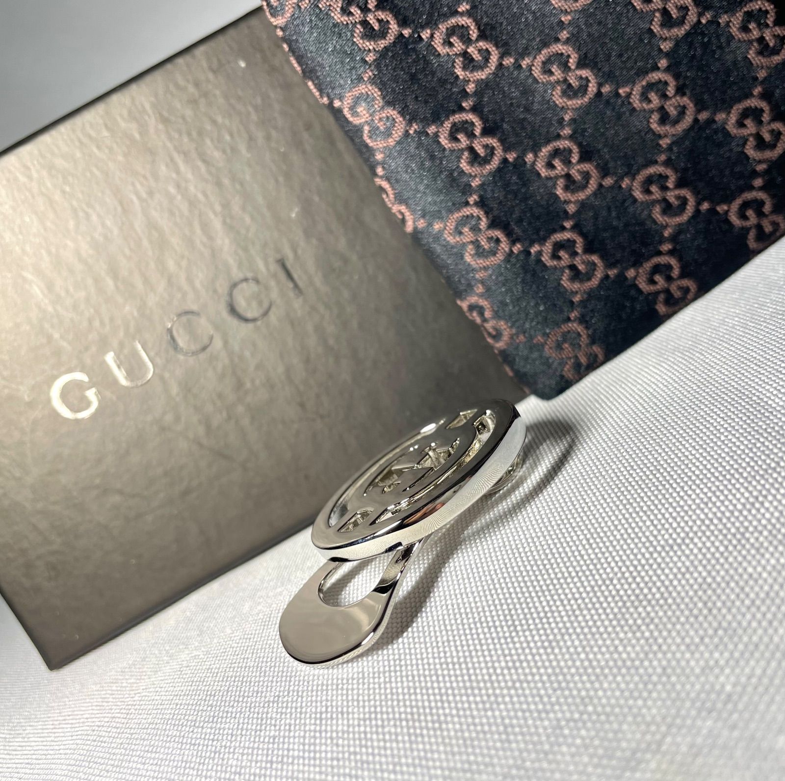 美品 GUCCI グッチ インターロッキングG GGロゴ 鏡面シルバー