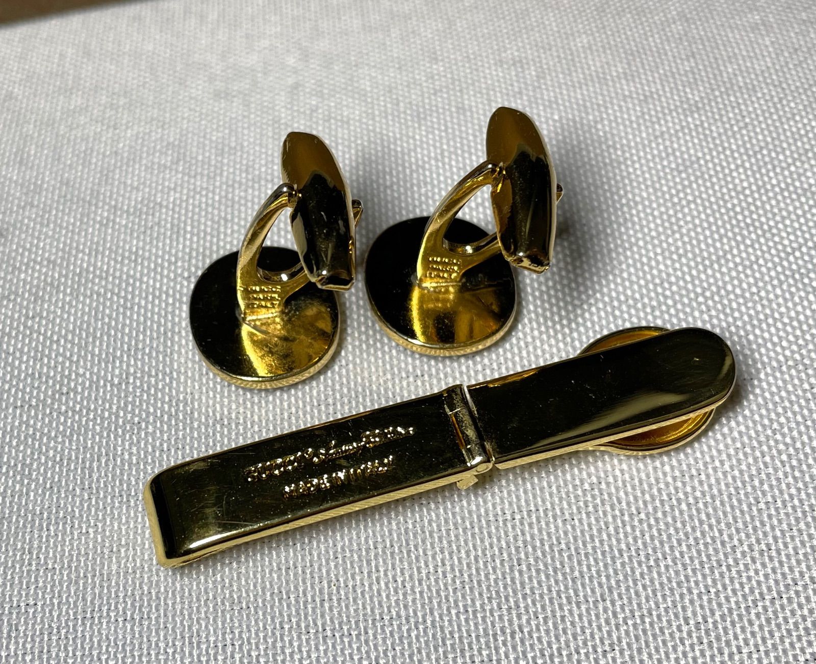 GUCCI グッチ インターロッキングG GGロゴ ブラック＆ゴールド