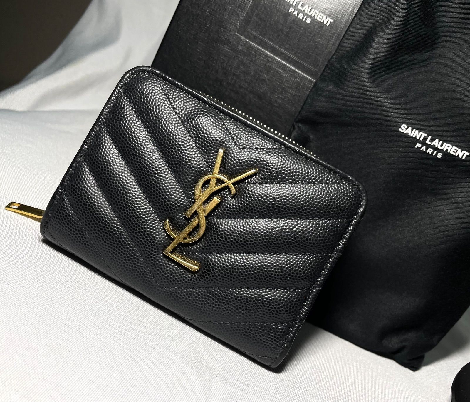 Saint Laurent Paris サンローランパリ YSLロゴ カサンドラ 二つ折り