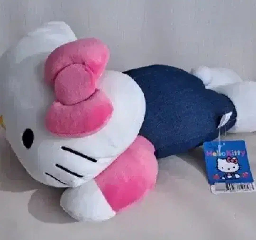 ハローキティ デニム ぬいぐるみ クッション (正規品/新品) - メルカリ