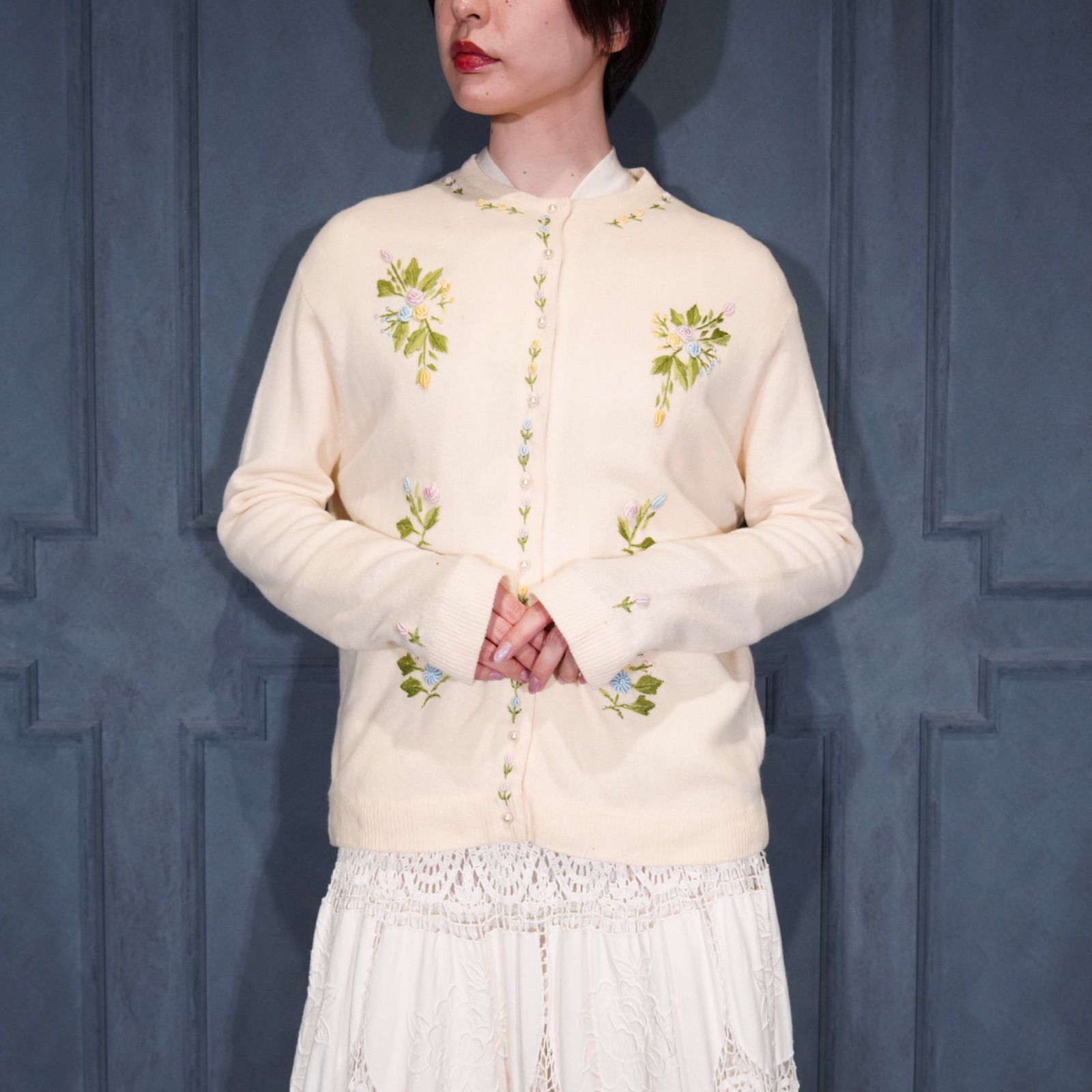 60’s〜70’s USA VINTAGE PEARL BUTTON FLOWER DESIGN WOOL KNIT 60年代〜70年代アメリカ古着パールボタンお花刺繍デザインウールニットカーディガン