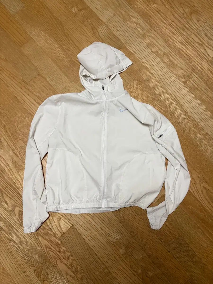 ナイキ レディース ランニング ウィンドブレーカー M - メルカリ