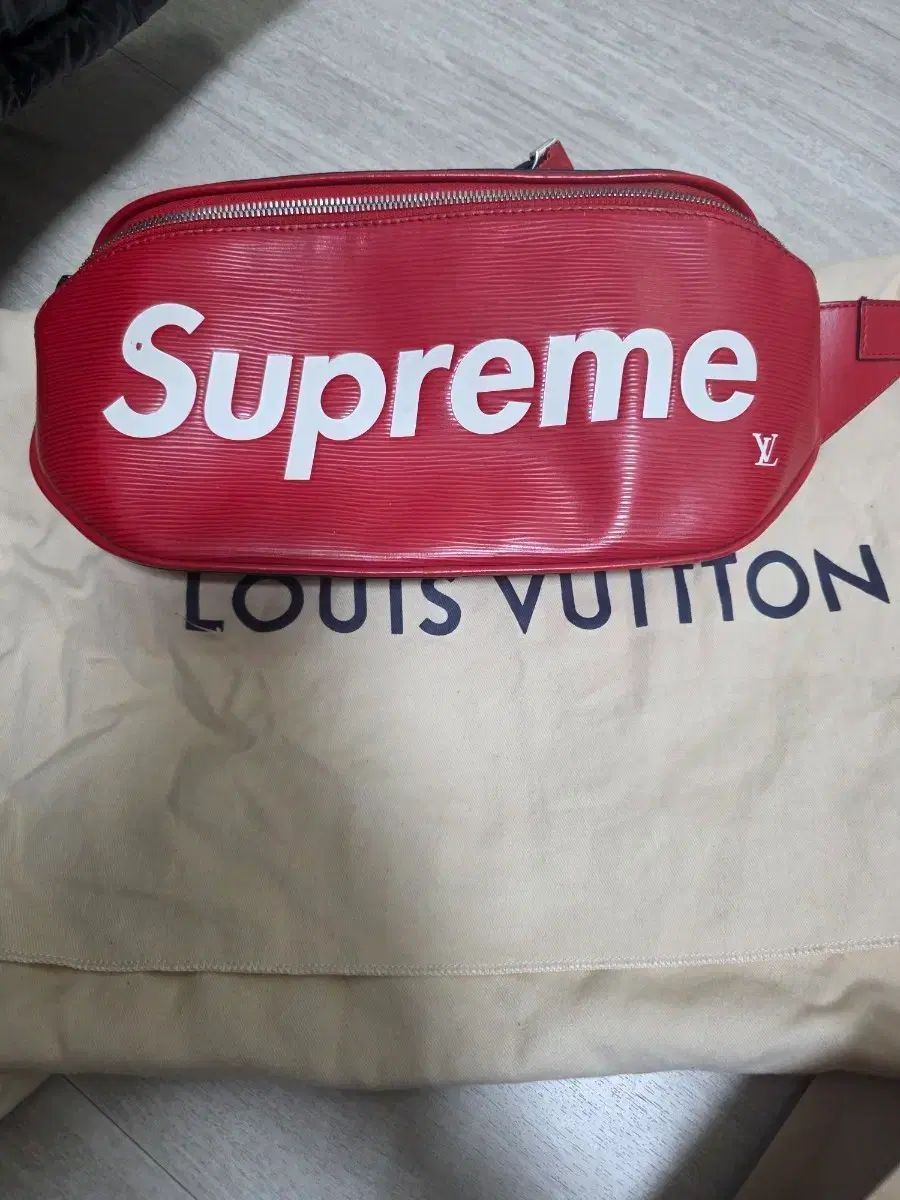 シュプリーム Louis Vuitton ルイヴィトン ルナ バッグ