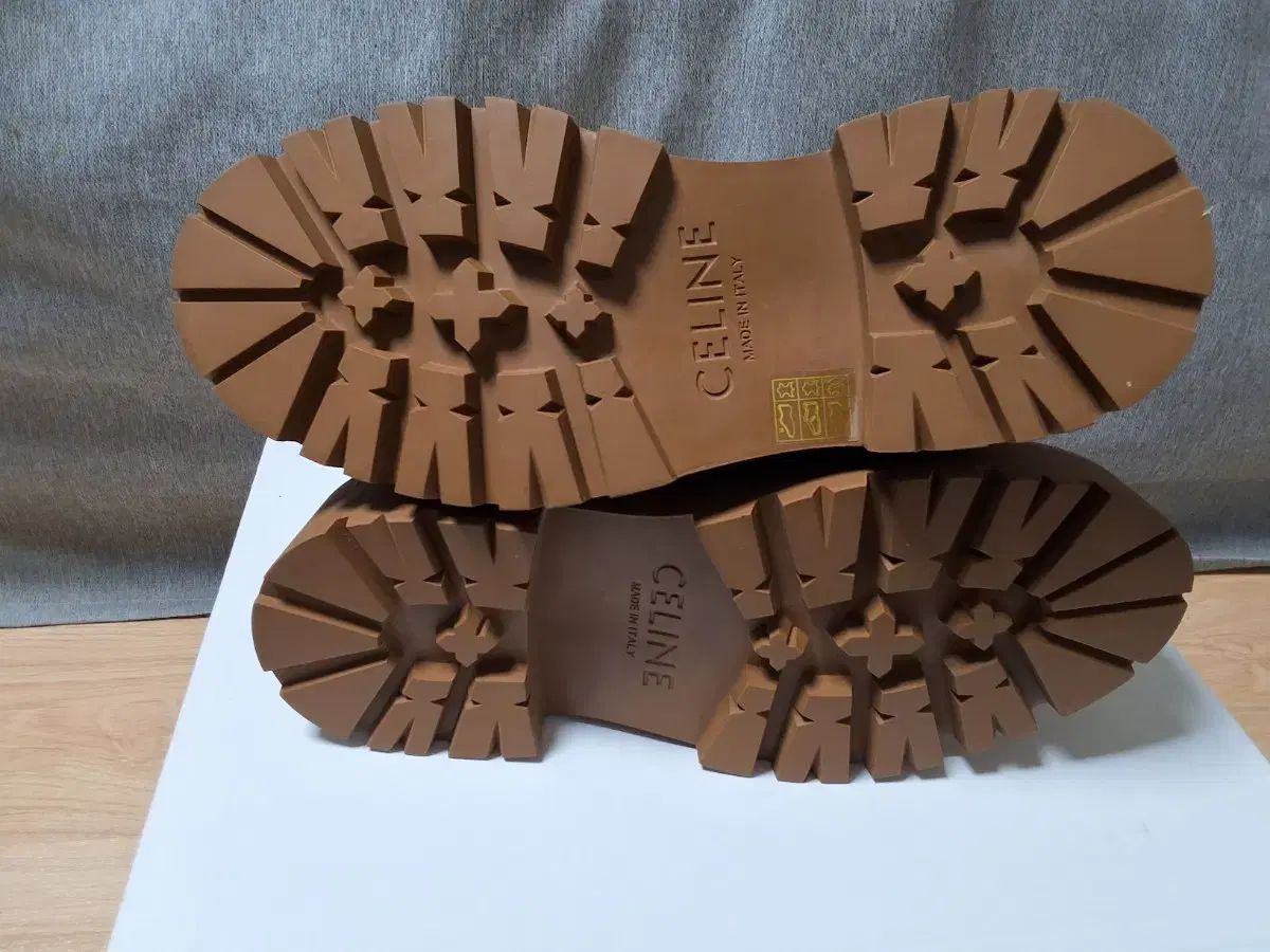  セリーヌ トリオンフ ファーブーツ 250 その他 ブーツ