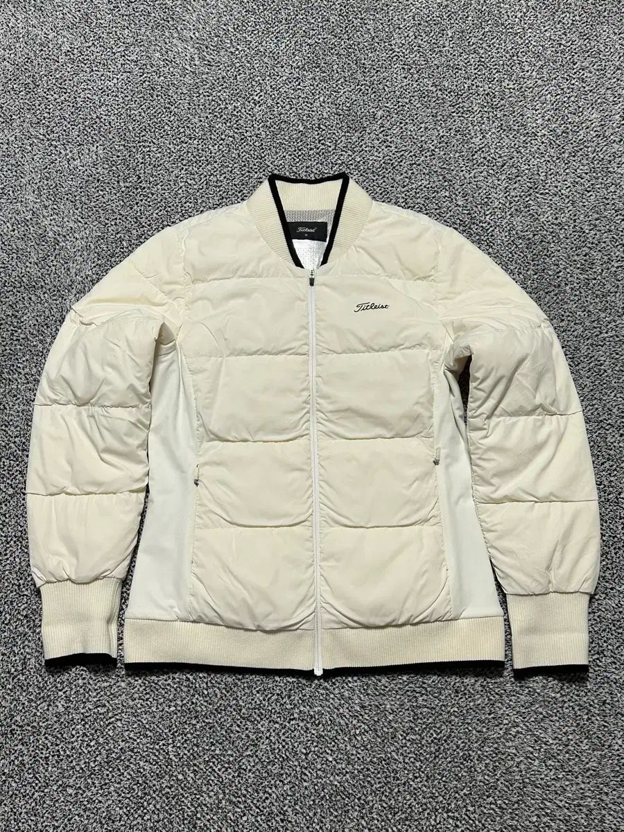 Titleist タイトリスト レディース アイボリー ゴルフ 発熱 アウター ダウン