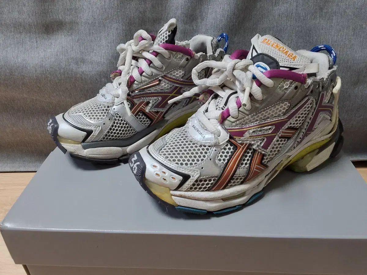 バレンシアガ ニューランナー MULTI 36