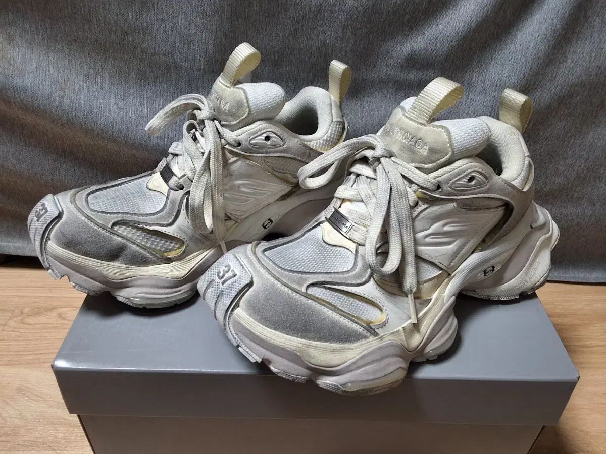 ランウェイ バレンシアガ カーゴスニーカー ベージュ 37