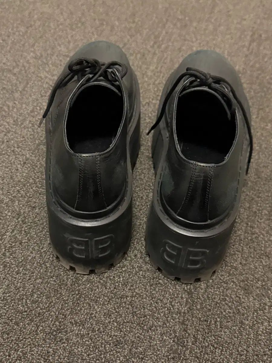 バレンシアガ THE B ドビシューズ