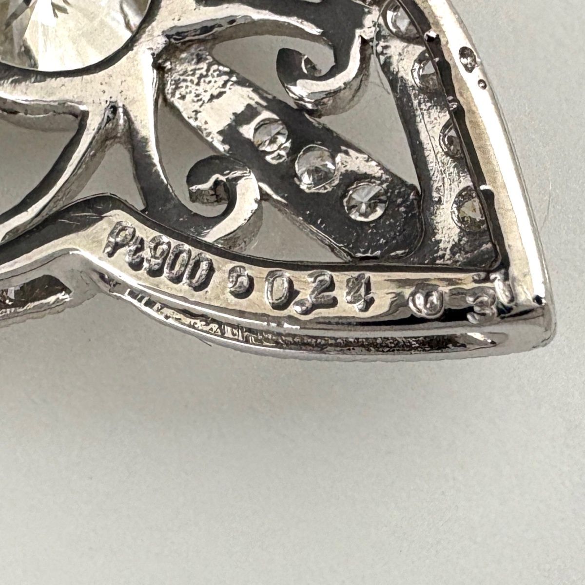 ダイヤモンド デザインペンダントトップ プラチナ メレダイヤ