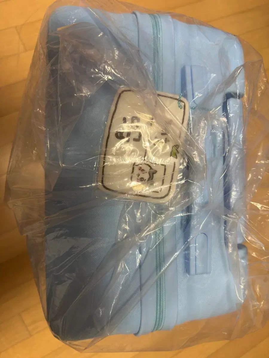 ちいかわ ハチワレ 20インチキャリアー