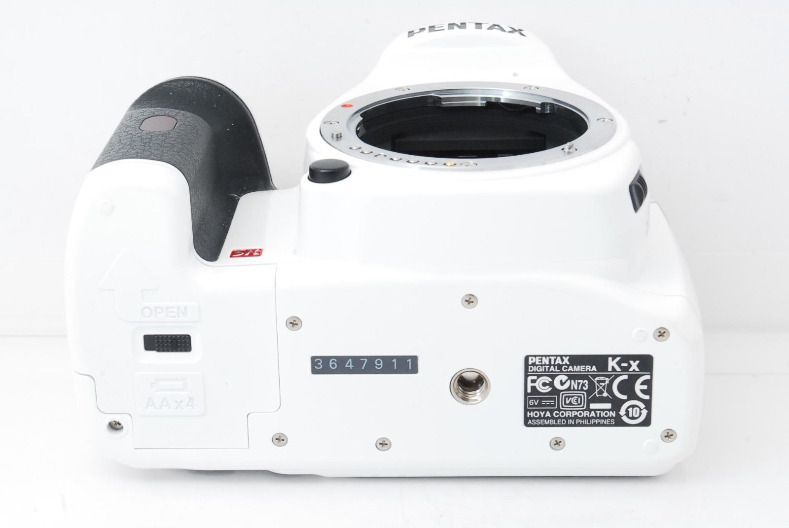 ☆かわいいホワイトカラー！ショット数3194回☆ペンタックス K-x