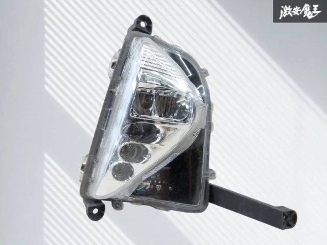 【点灯OK】 トヨタ 純正 ZVW50 ZVW51 ZVW55 プリウス 前期 LED フォグライト フォグランプ 右 右側 運転席側 KOITO 47-83 即納 棚11-1