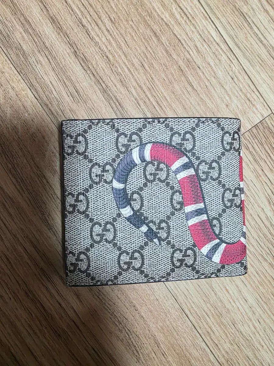 グッチ キングスネーク