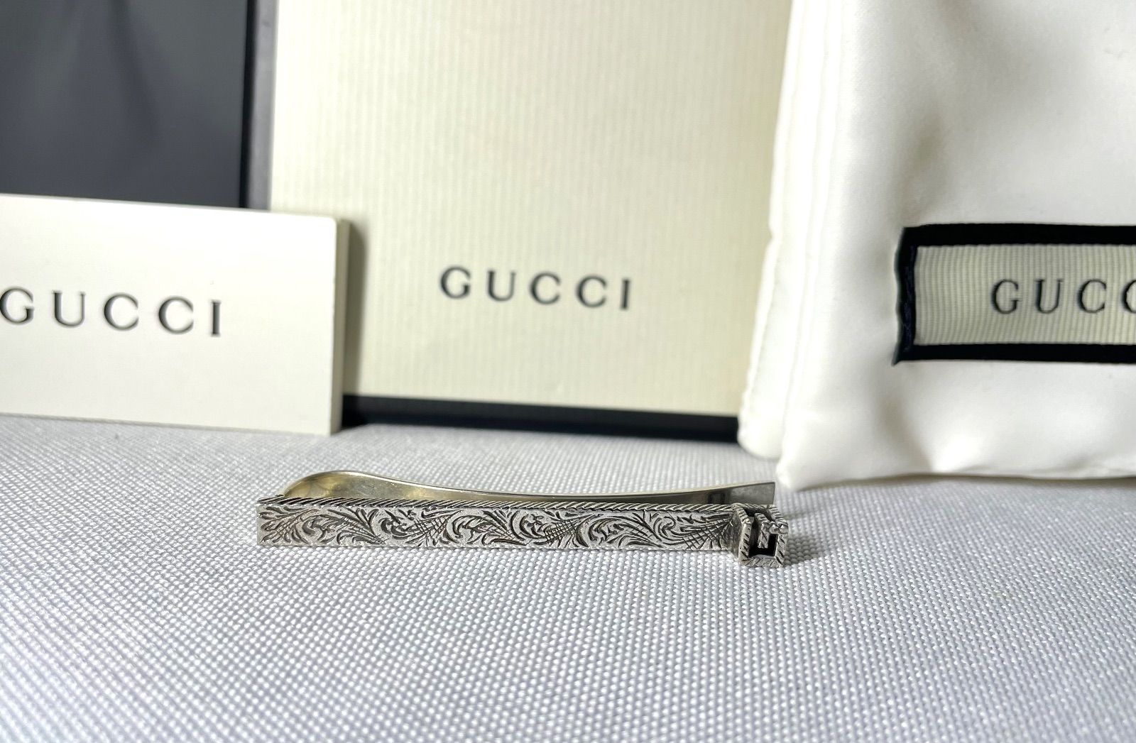 GUCCI グッチ アラベスク 立体Gロゴ アンティークデザイン