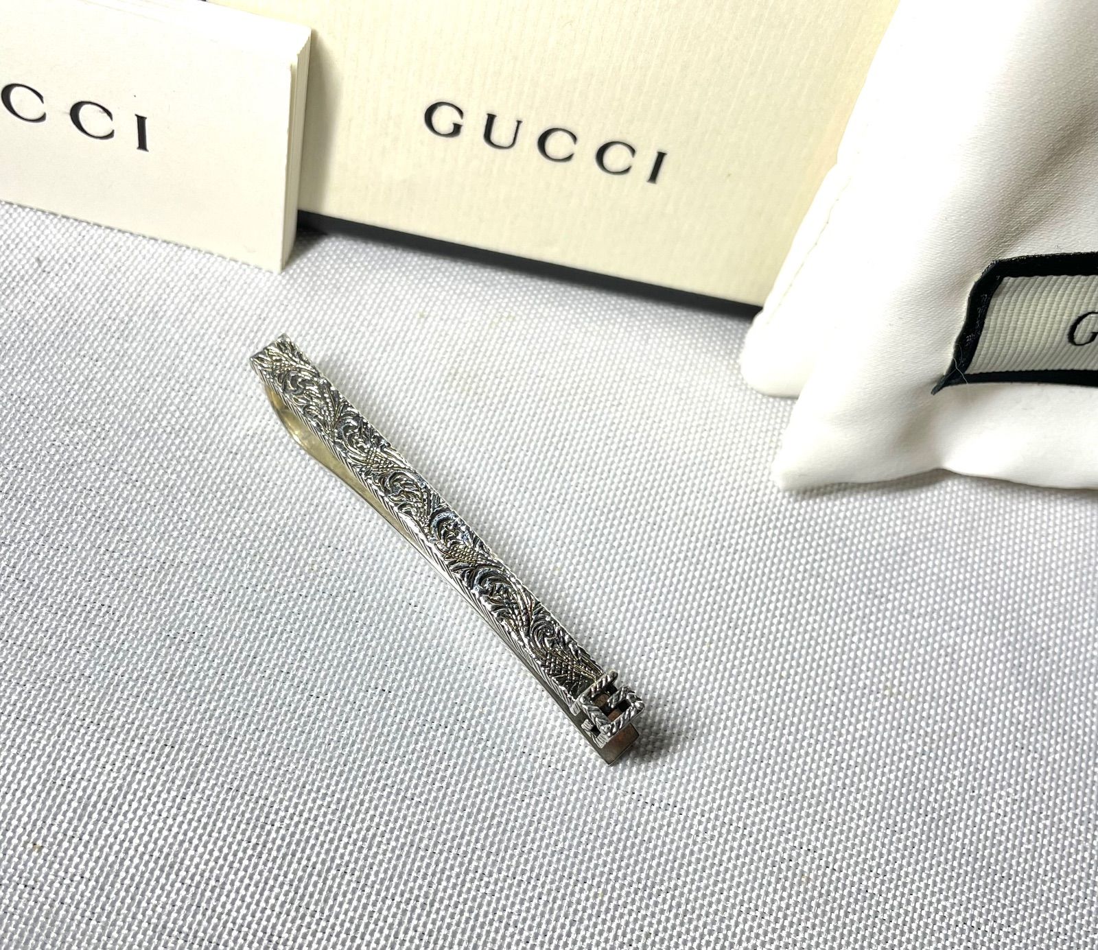 GUCCI グッチ アラベスク 立体Gロゴ アンティークデザイン