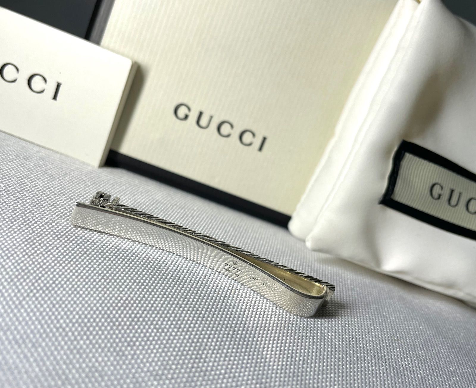 GUCCI グッチ アラベスク 立体Gロゴ アンティークデザイン