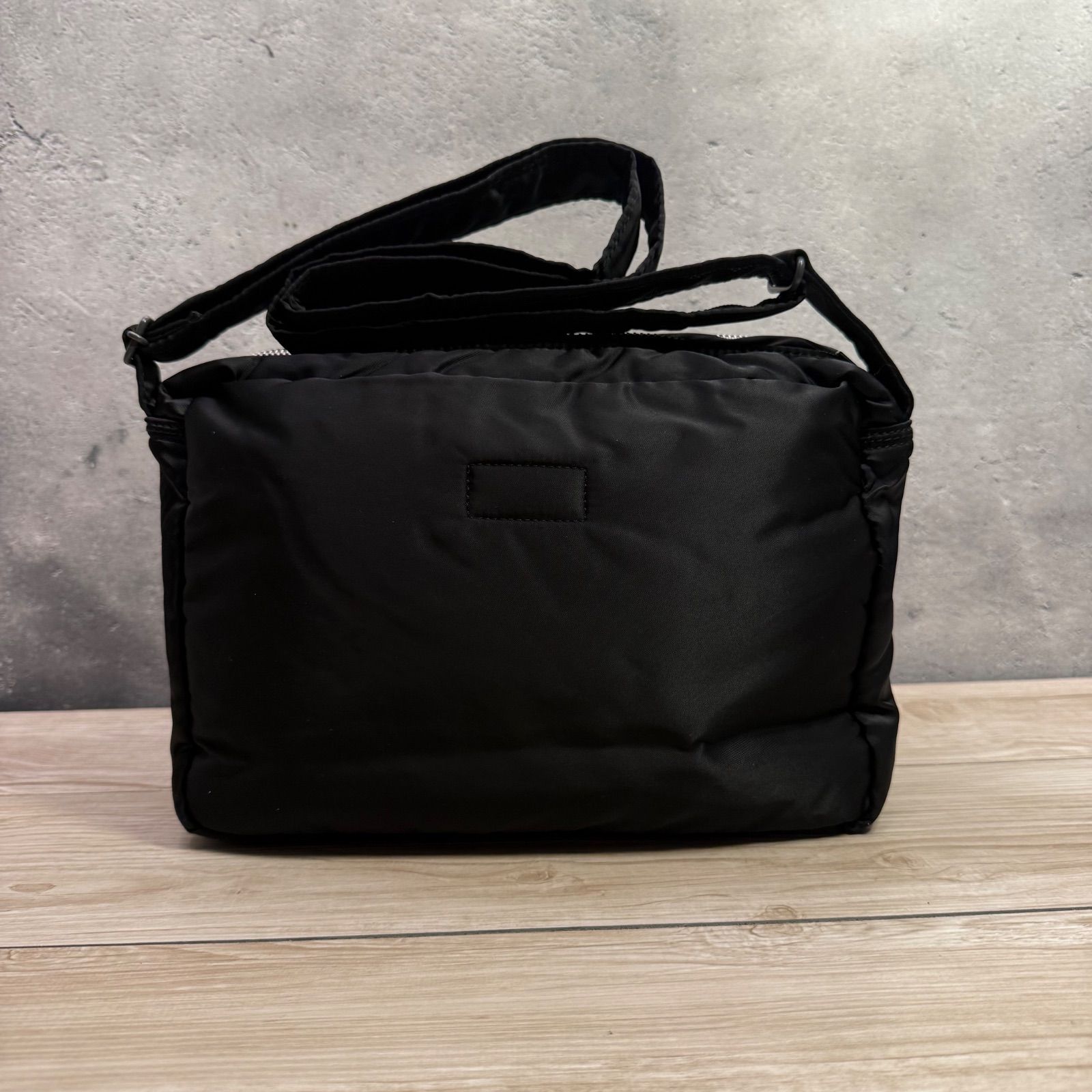 ポーター PORTER タンカー 黒 ショルダーバック 2層式　斜めがけ ✨PORTER ポーター タンカー ショルダーバッグ ブラックL ナイロン 2層