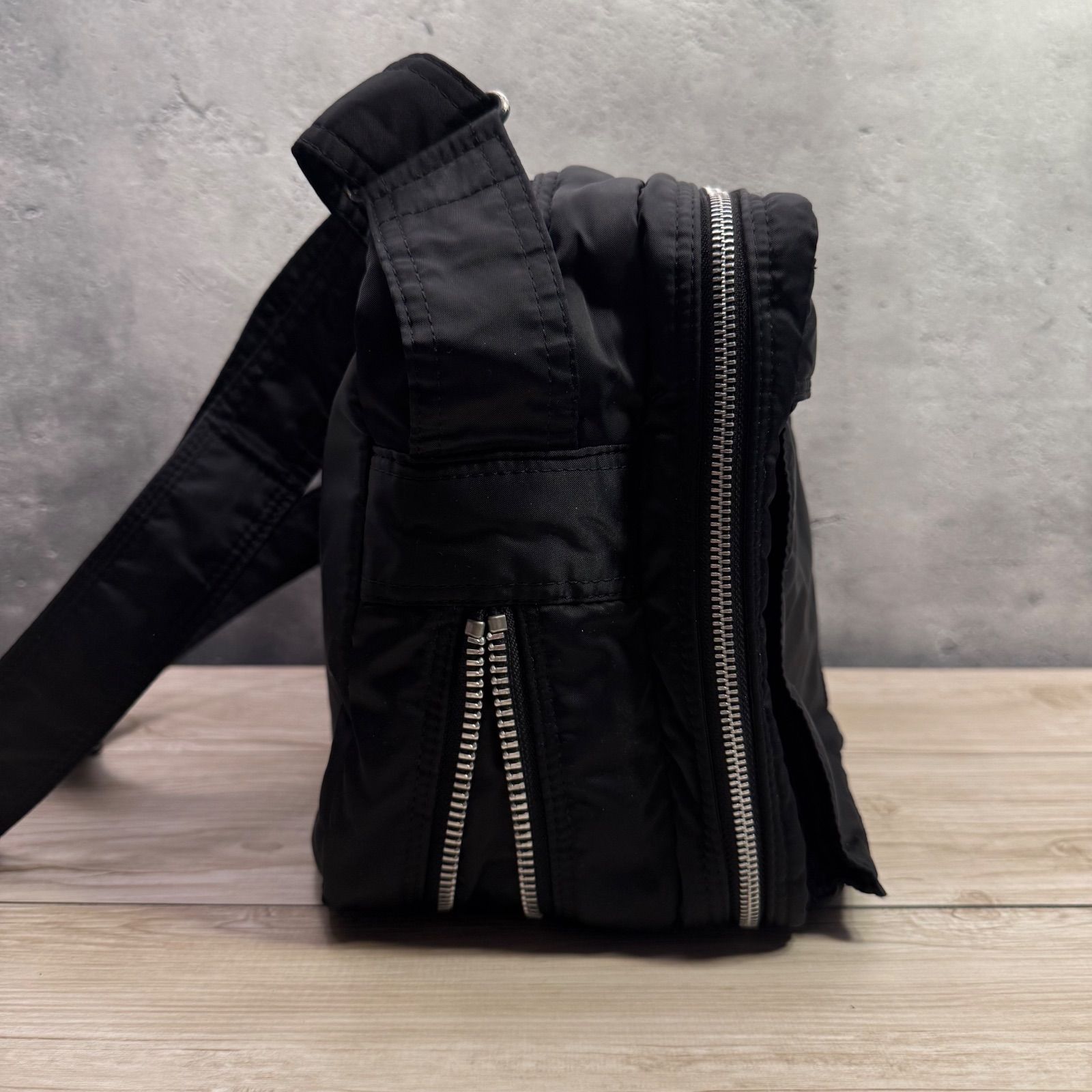 PORTER TANKER XL／ショルダーバッグ】ブラック／大容量モデル／まち