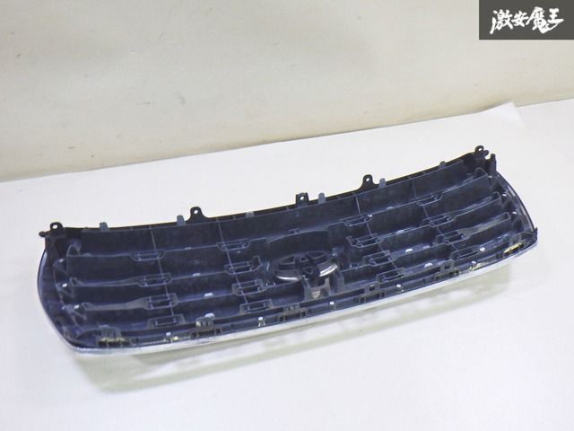 UZJ200W ランドクルーザー 200系 前期 純正ラジエーターグリル